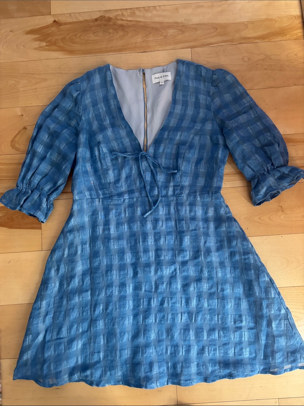 Park & Fifth gingham V-neck with bow linen cotton knee length Dress - Large